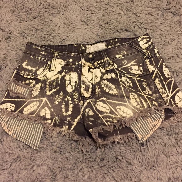 Free People - funky short shorts - Picture 5 of 8